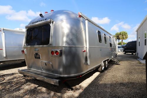 2025 Airstream Classic 33FB
