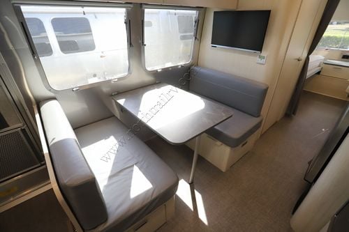 2025 Airstream Flying Cloud 28RBT