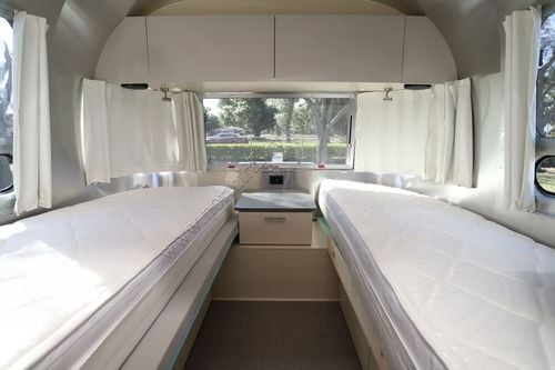 2025 Airstream Flying Cloud 28RBT
