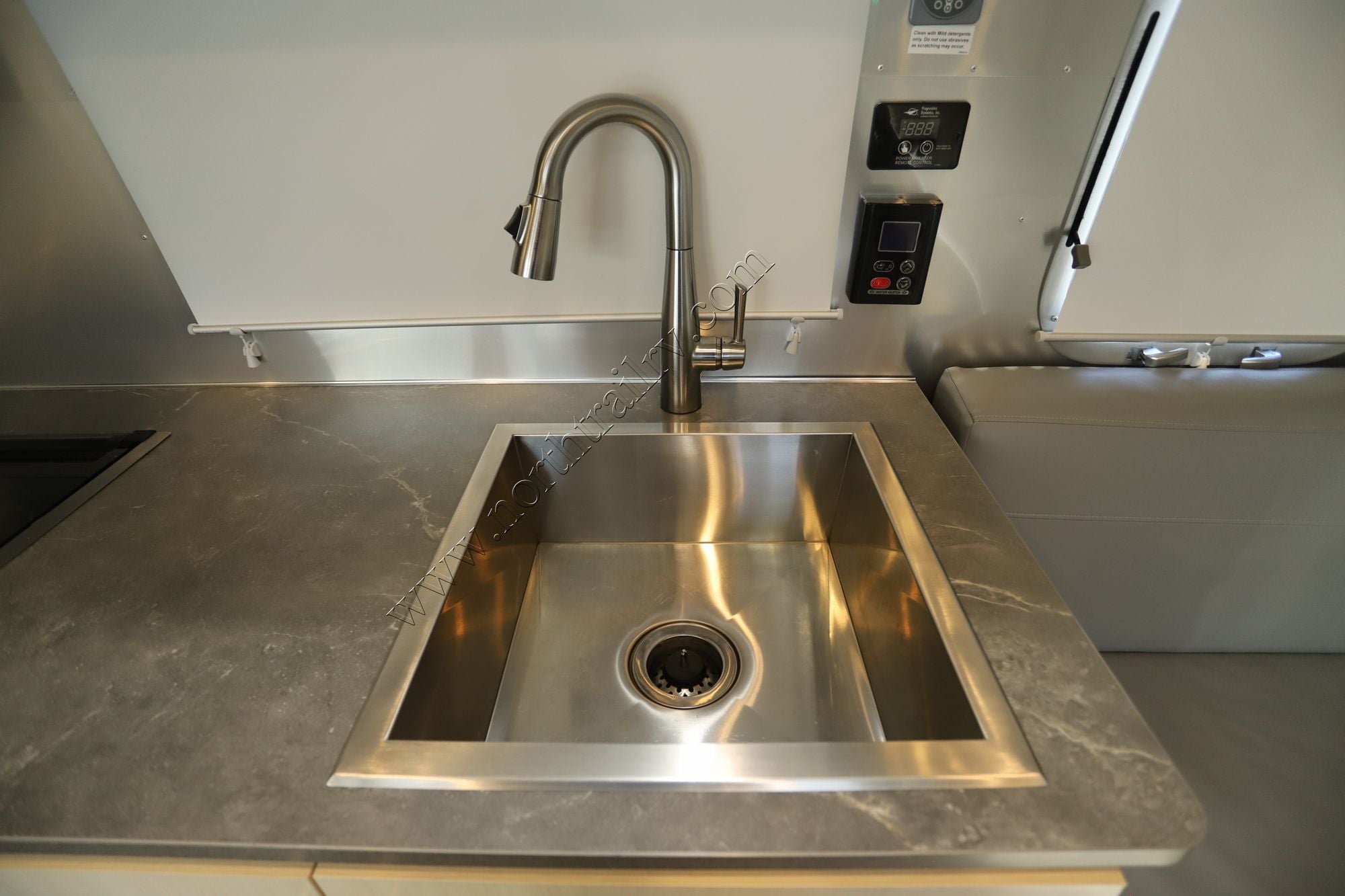 2025 Airstream Flying Cloud 28RBT Travel Trailer Used  For Sale