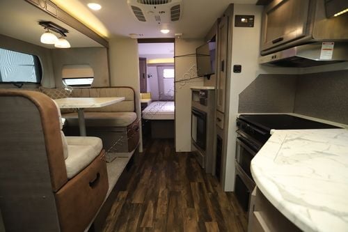 2020 Lance Lance 2445