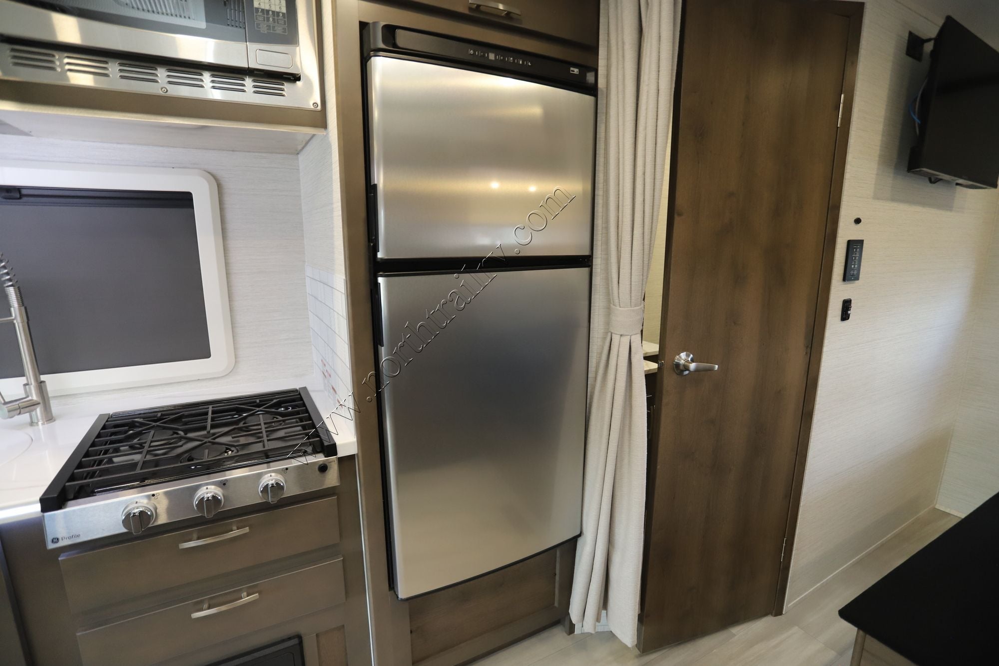 New 2026 Dynamax Isata 3 24FW Class C  For Sale