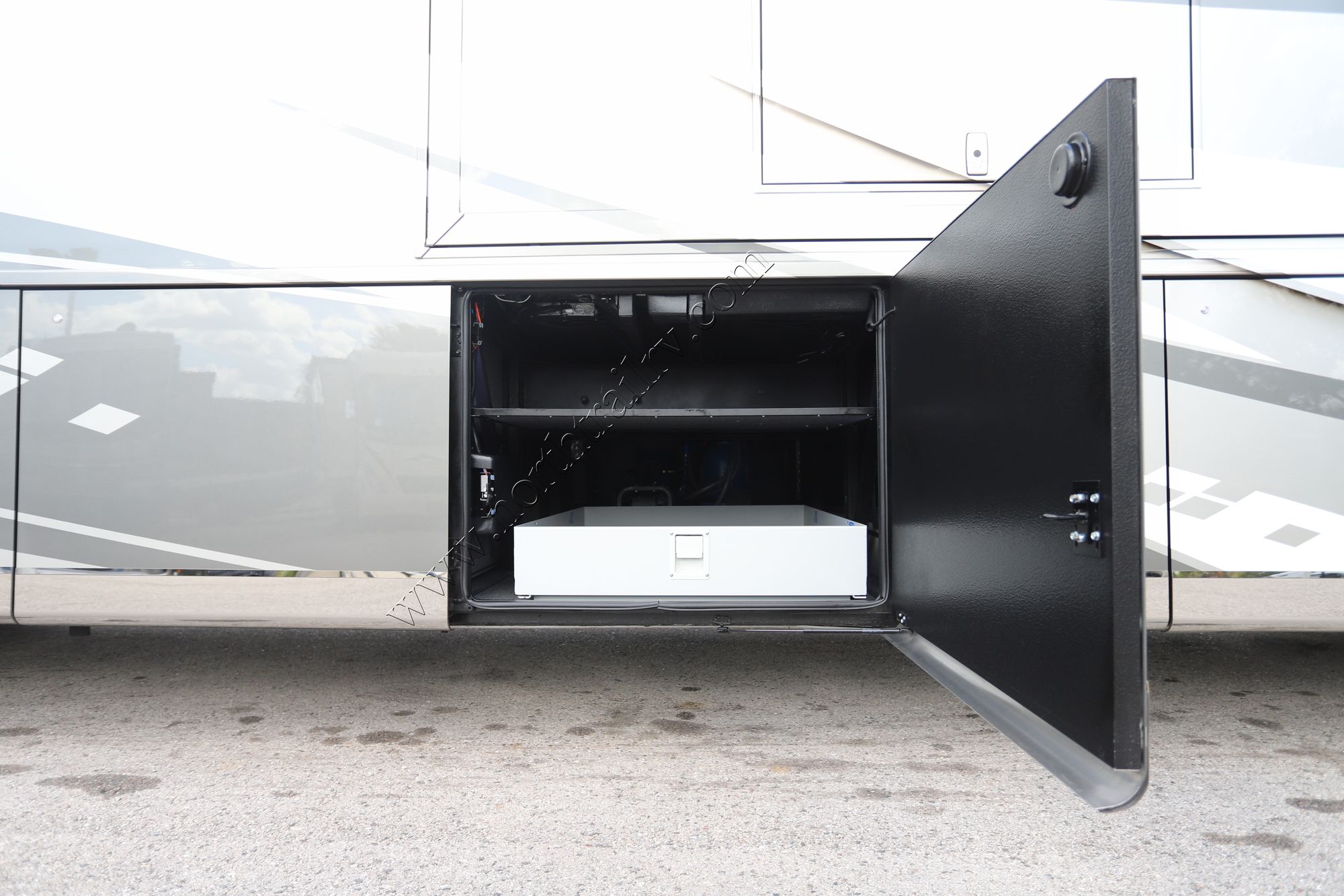 New 2027 Newmar Essex 4551 Class A  For Sale