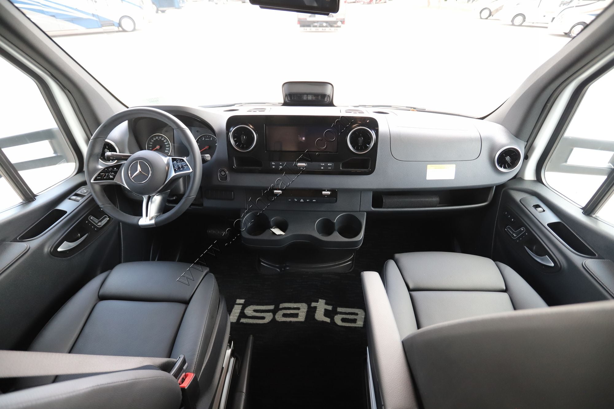 New 2026 Dynamax Isata 3 24FW Class C  For Sale