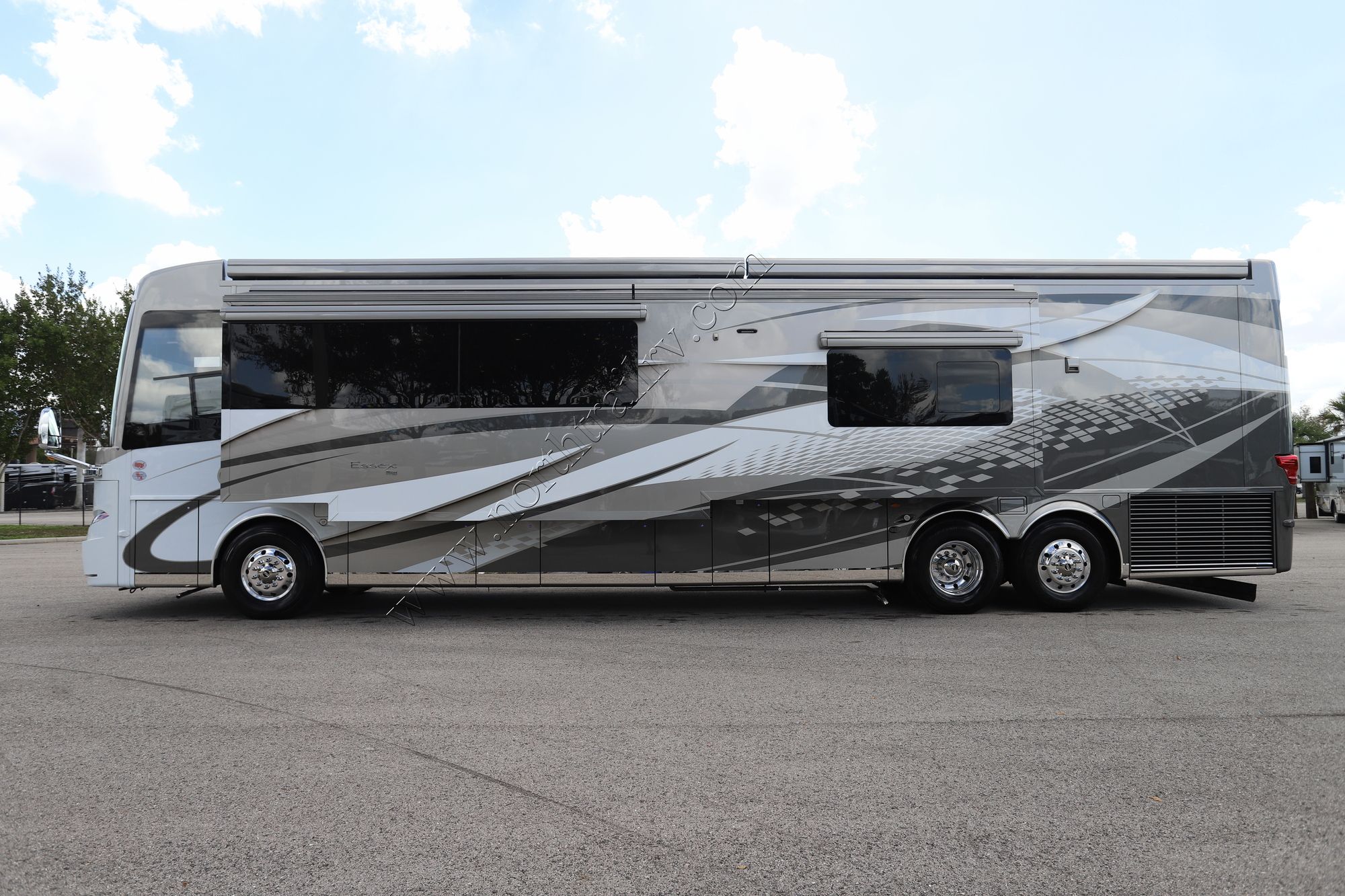 New 2027 Newmar Essex 4551 Class A  For Sale