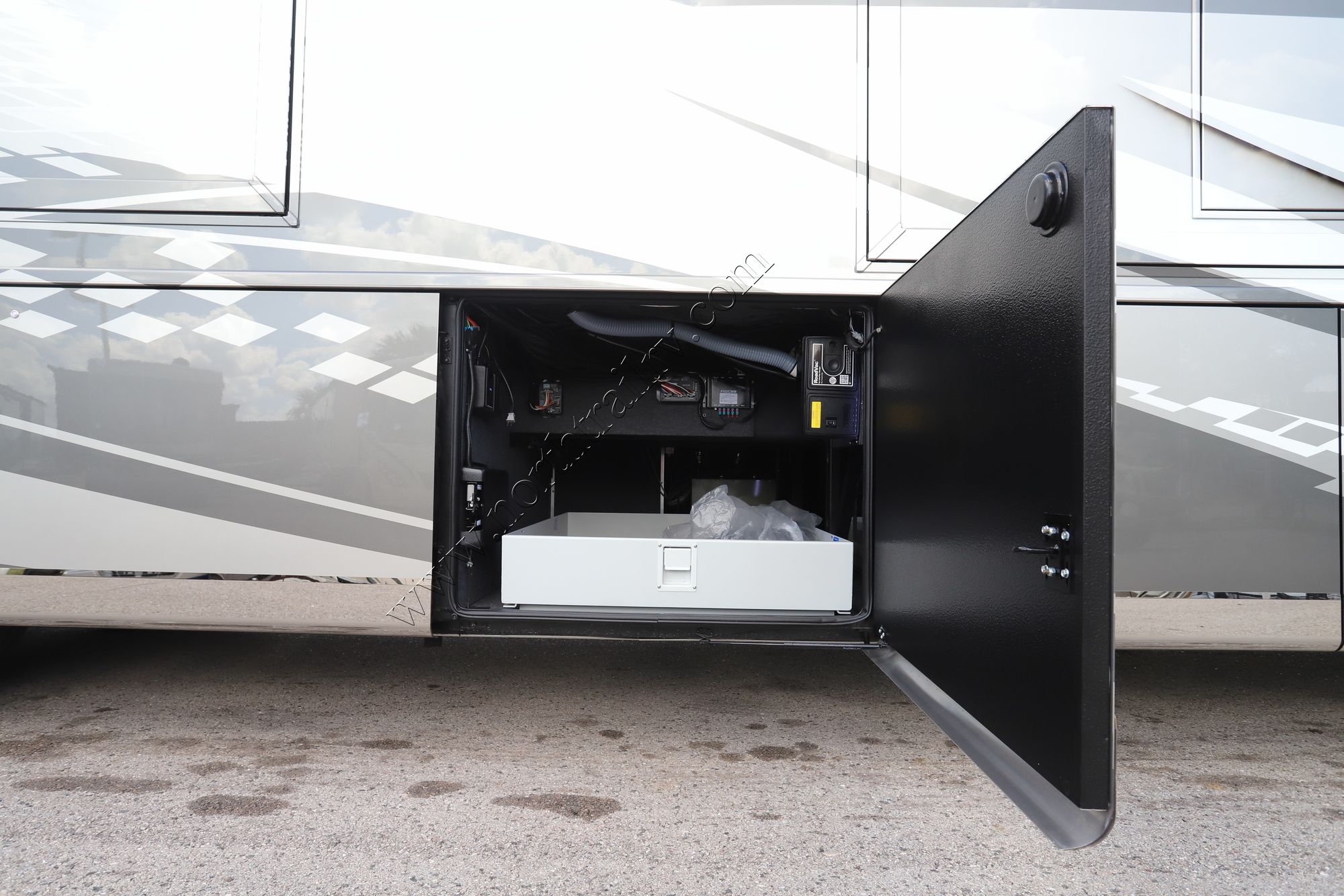 New 2027 Newmar Essex 4551 Class A  For Sale