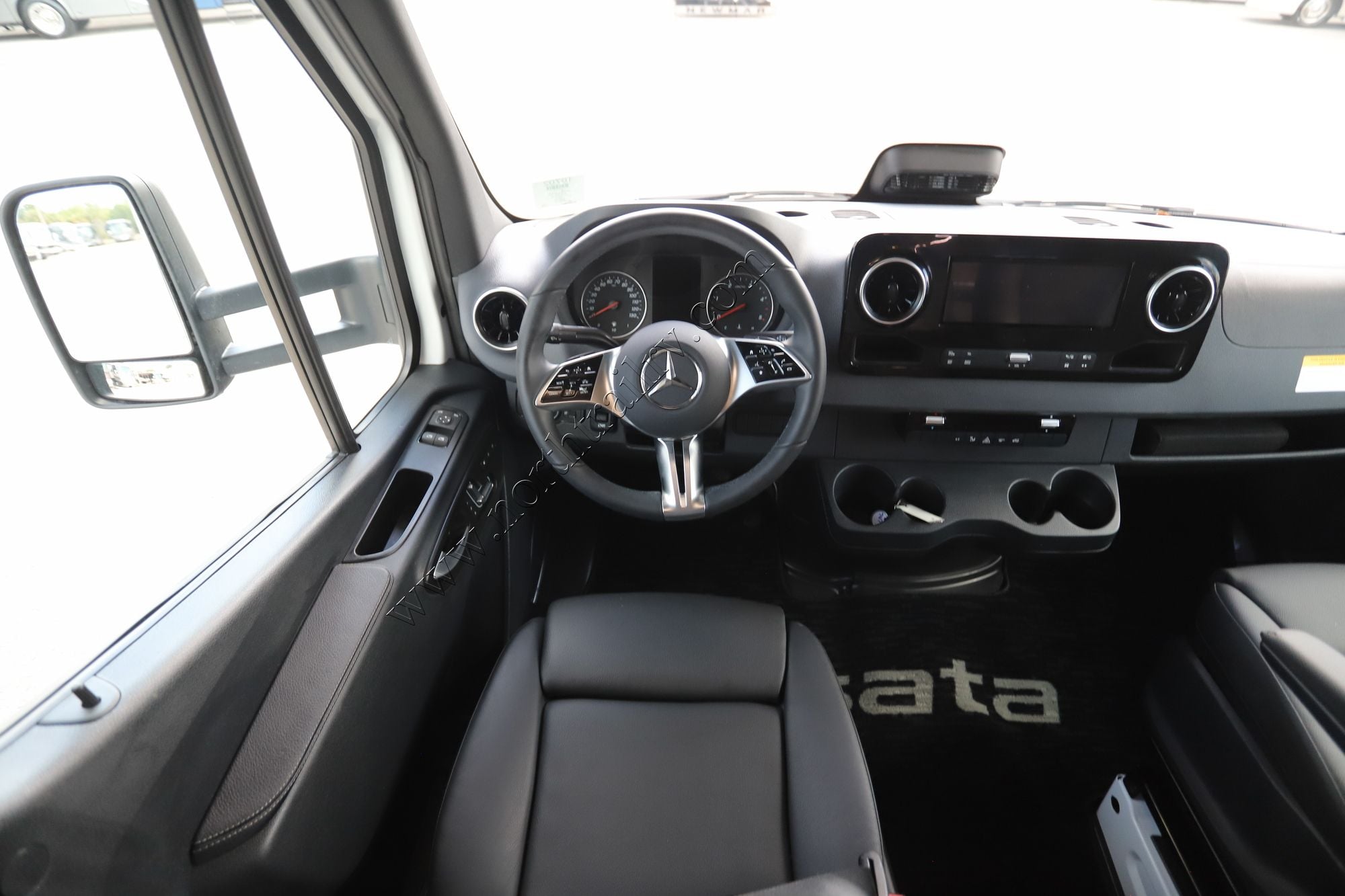 New 2026 Dynamax Isata 3 24FW Class C  For Sale