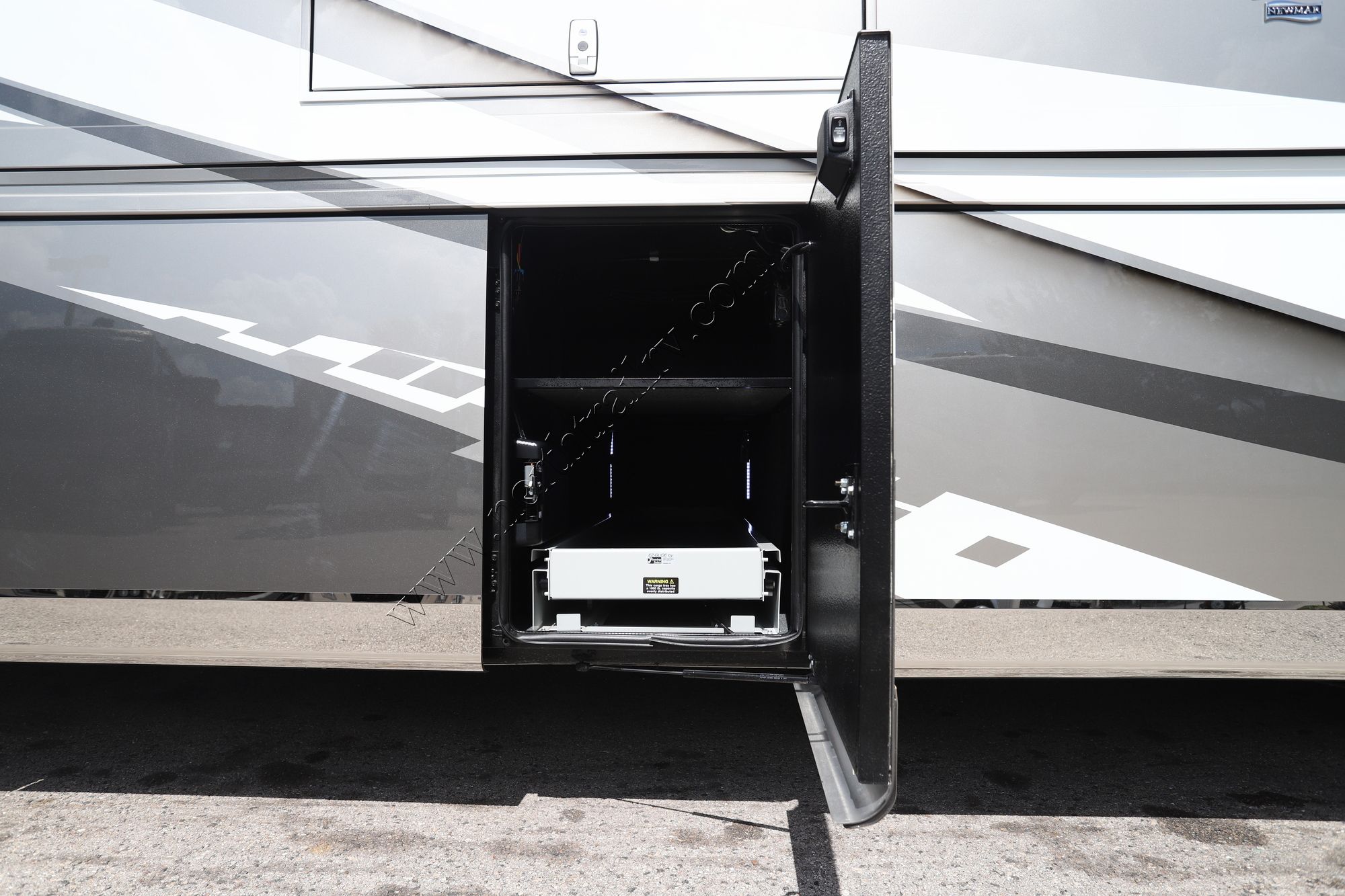 New 2027 Newmar Essex 4551 Class A  For Sale