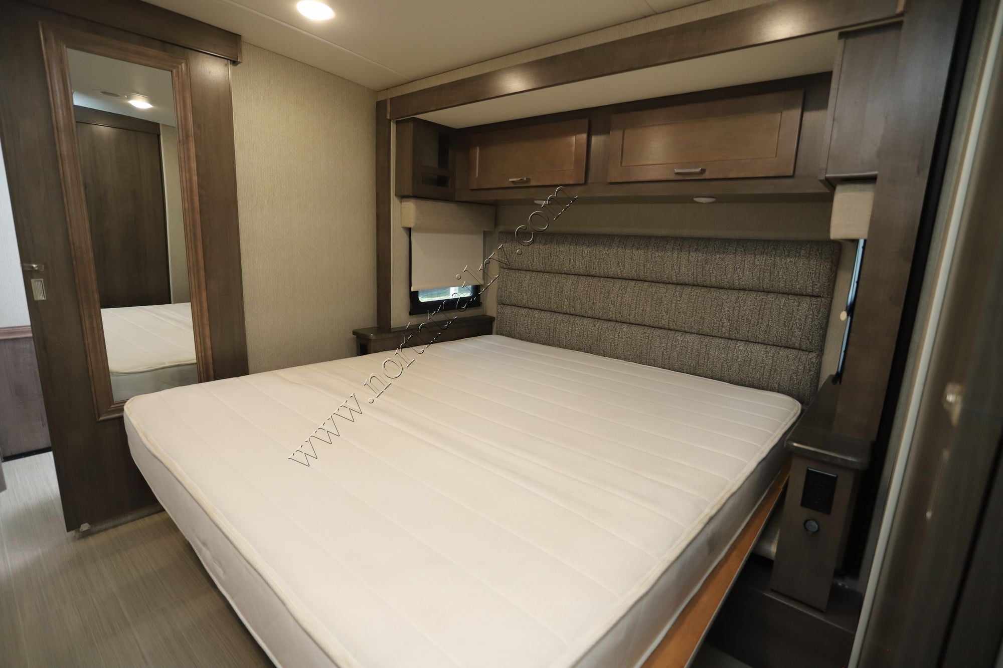 Used 2022 Winnebago Adventurer 36Z Class A  For Sale