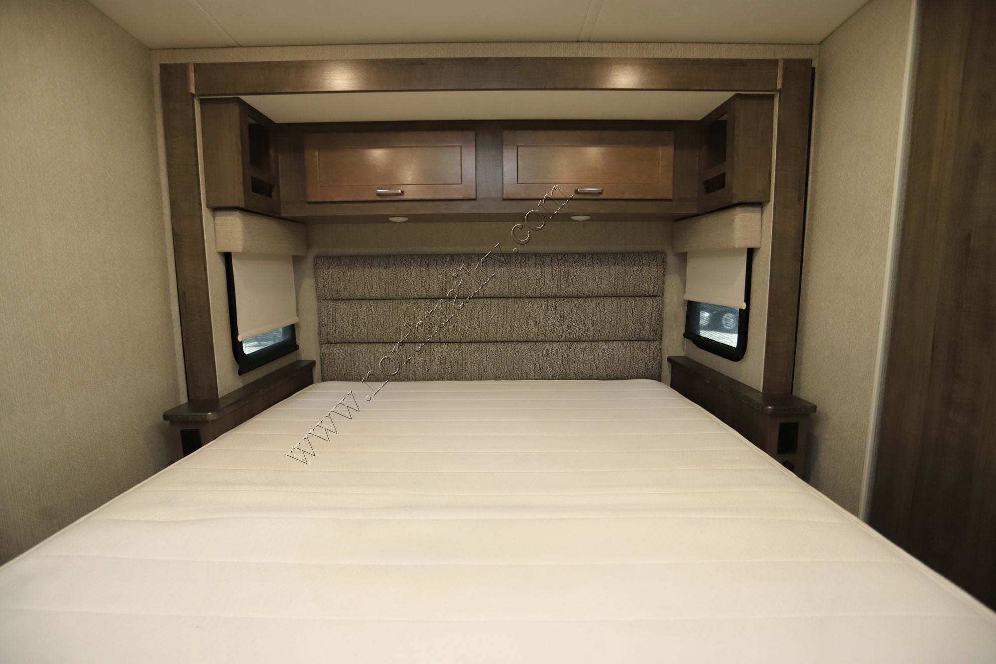 Used 2022 Winnebago Adventurer 36Z Class A  For Sale