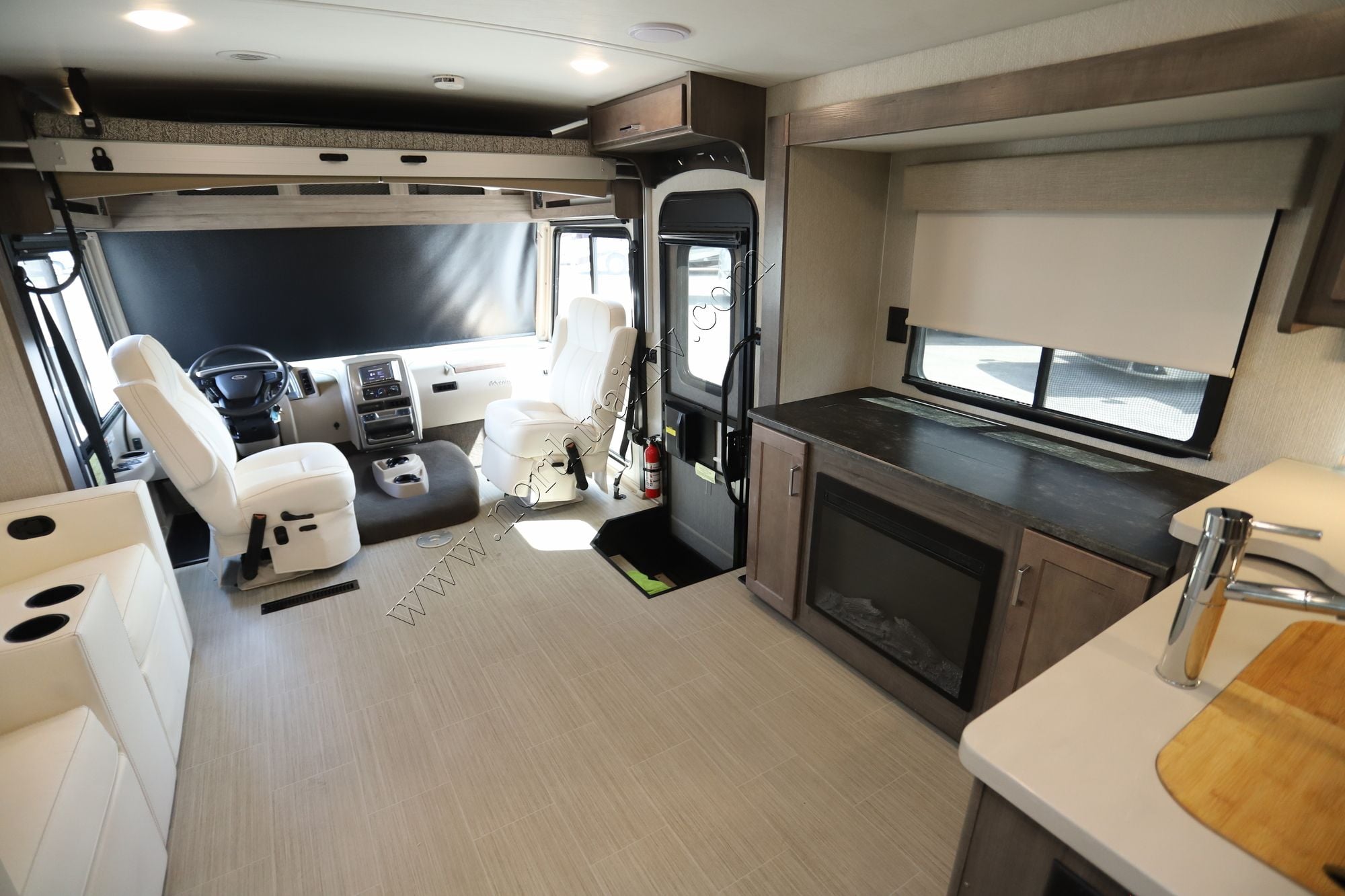 Used 2022 Winnebago Adventurer 36Z Class A  For Sale