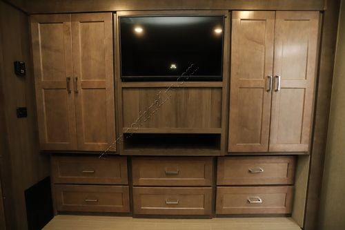 2022 Winnebago Adventurer 36Z