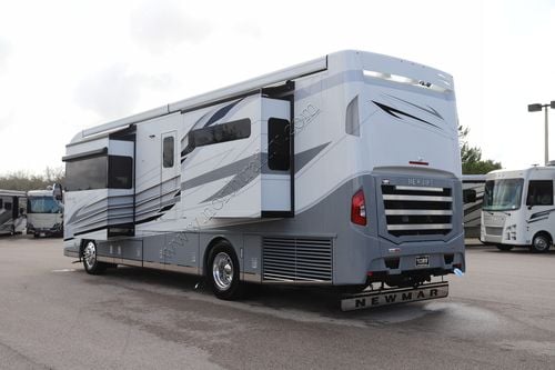 2027 Newmar New Aire 3543