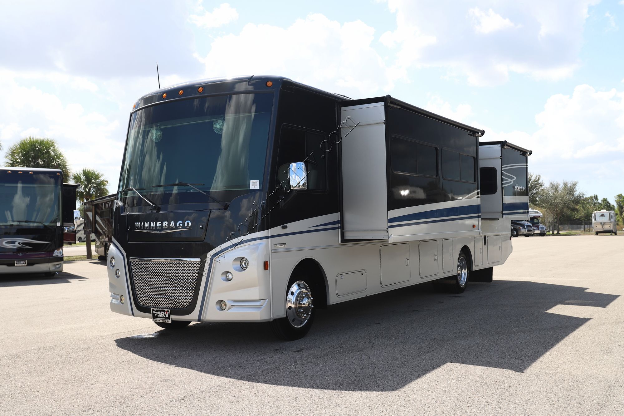 Used 2022 Winnebago Adventurer 36Z Class A  For Sale