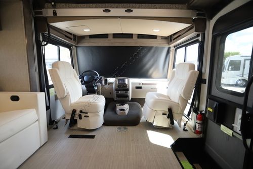 2022 Winnebago Adventurer 36Z
