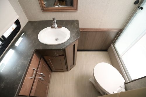 2022 Winnebago Adventurer 36Z