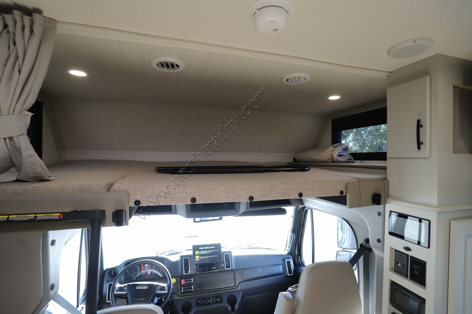 New 2026 Dynamax Dynaquest Xl 3400KD Super C  For Sale