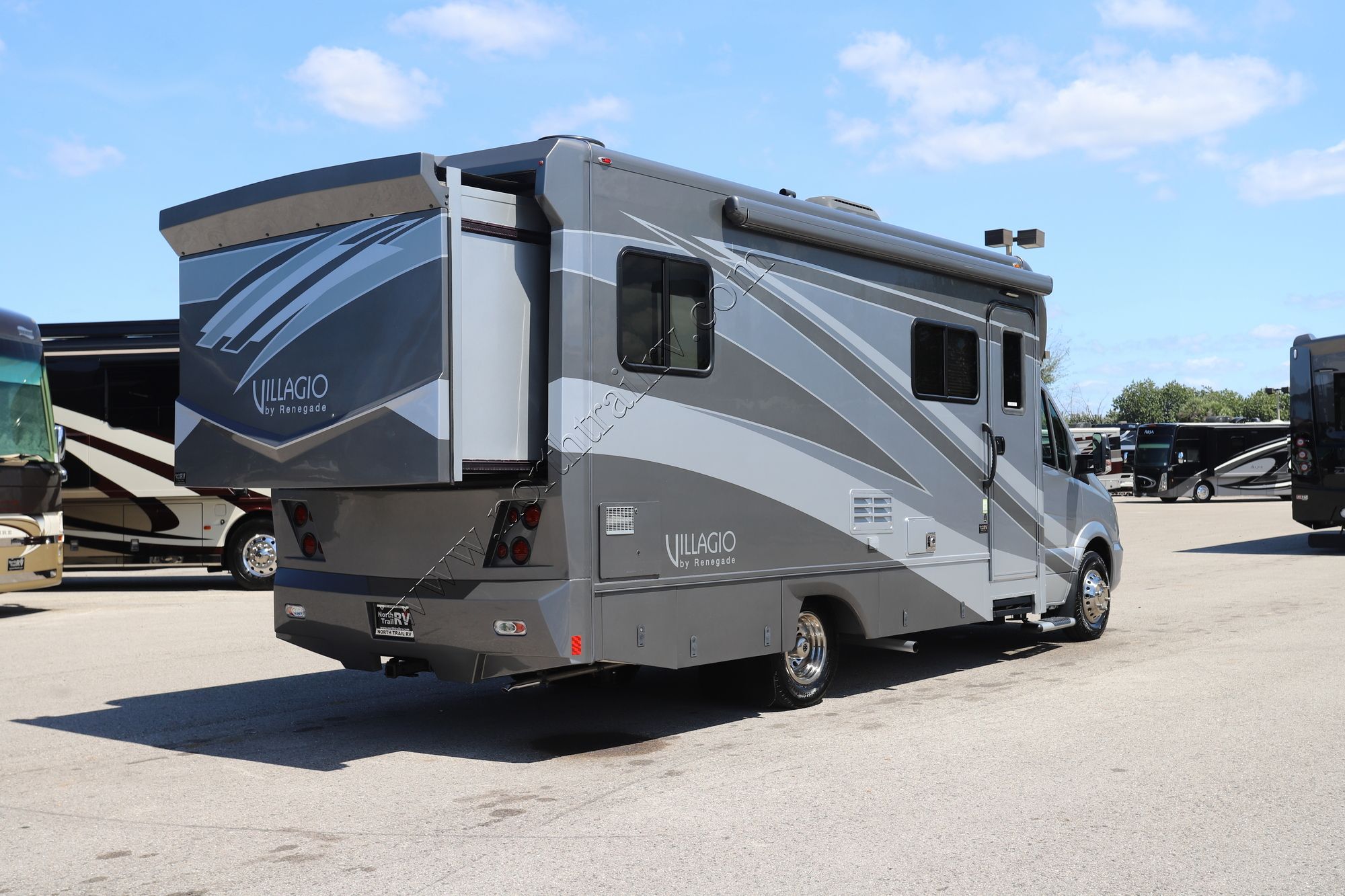 Used 2018 Renegade Rv Villagio 25QRS Class C  For Sale