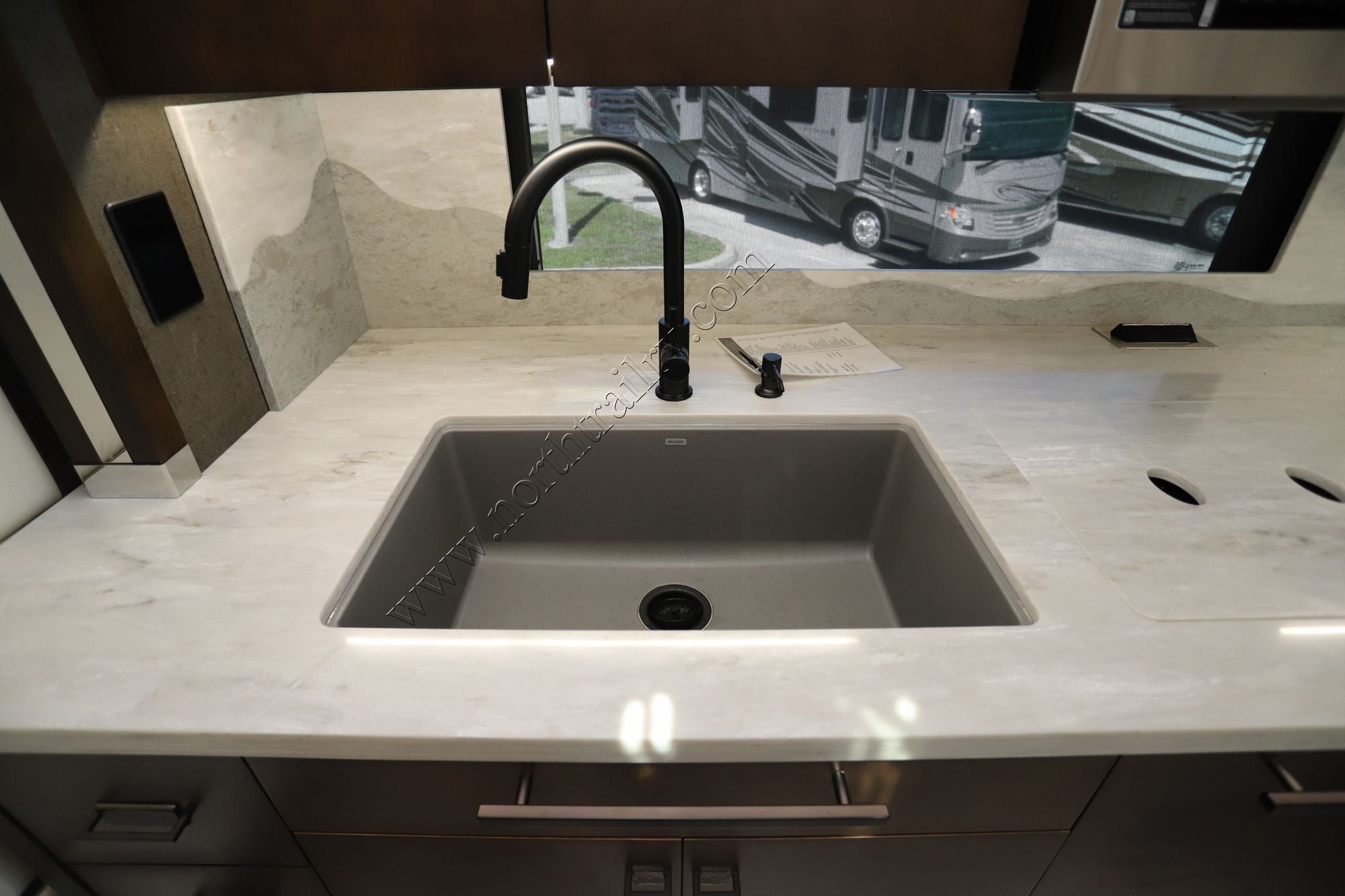 New 2026 Tiffin Motor Homes Zephyr 45PZ Class A  For Sale