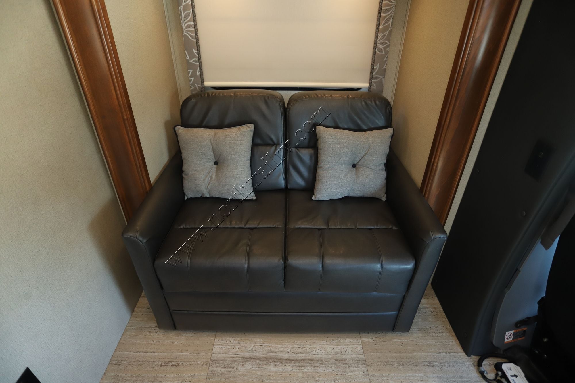 Used 2018 Renegade Rv Villagio 25QRS Class C  For Sale