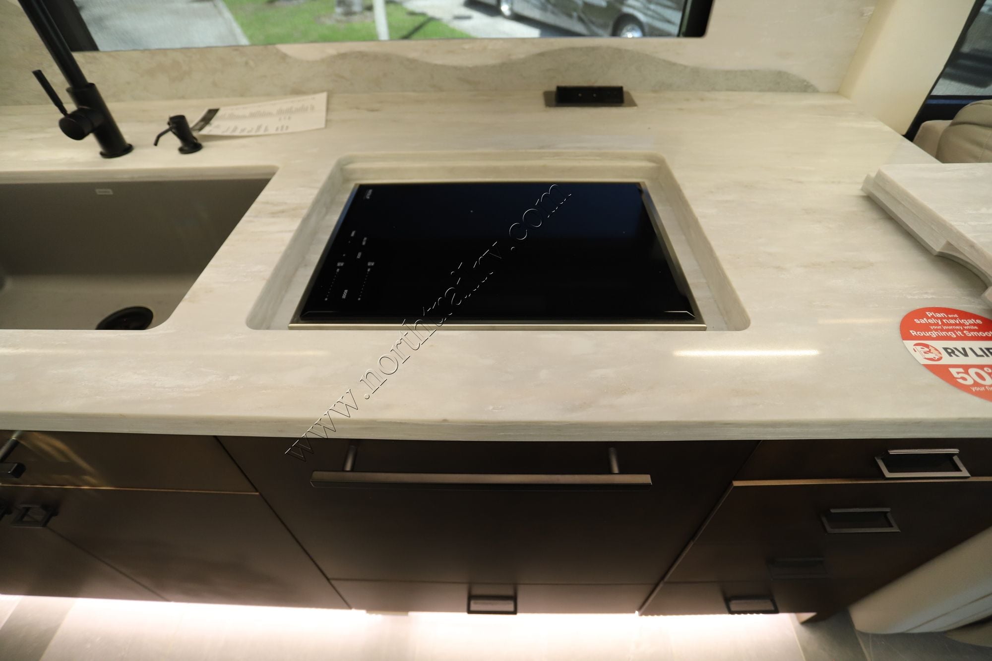 New 2026 Tiffin Motor Homes Zephyr 45PZ Class A  For Sale