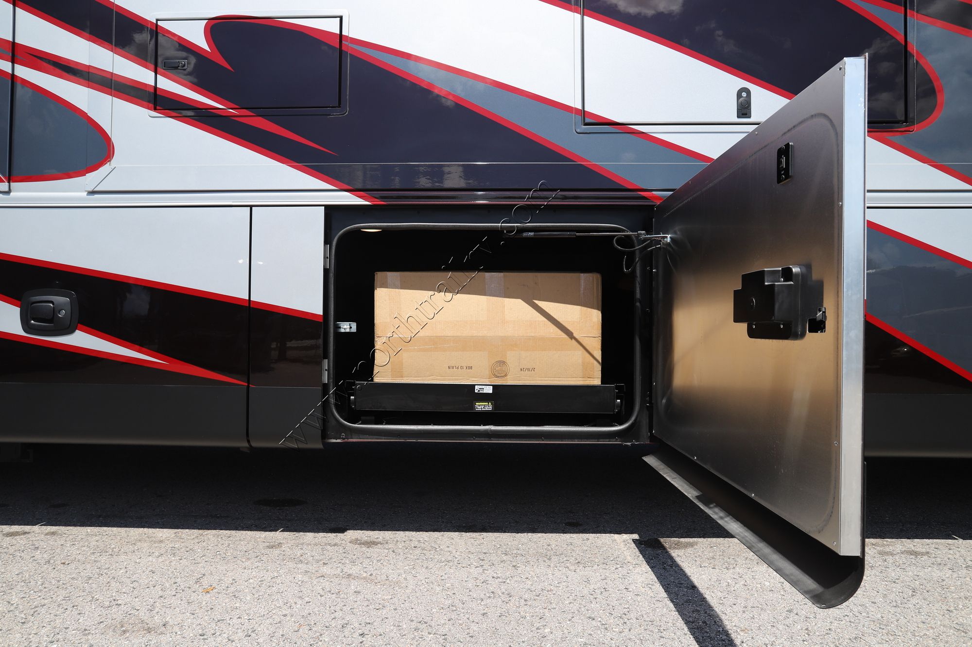 New 2026 Tiffin Motor Homes Zephyr 45PZ Class A  For Sale