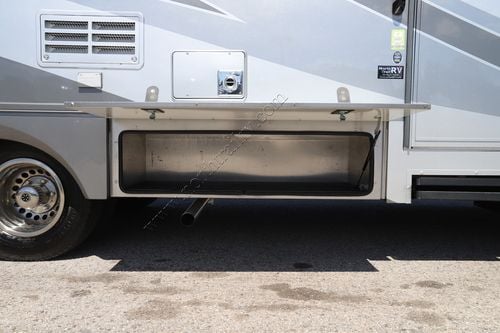 2018 Renegade Rv Villagio 25QRS