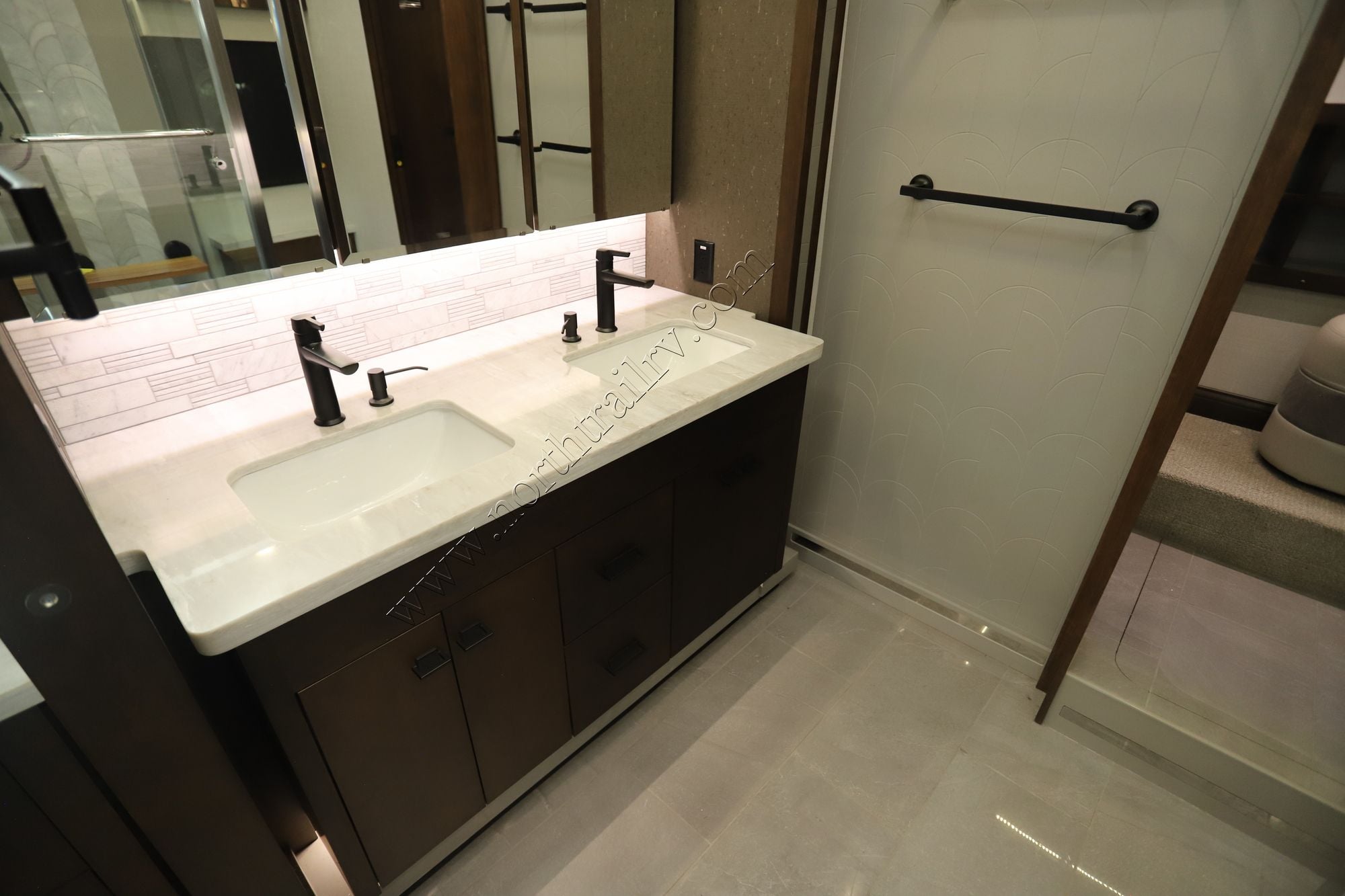 New 2026 Tiffin Motor Homes Zephyr 45PZ Class A  For Sale