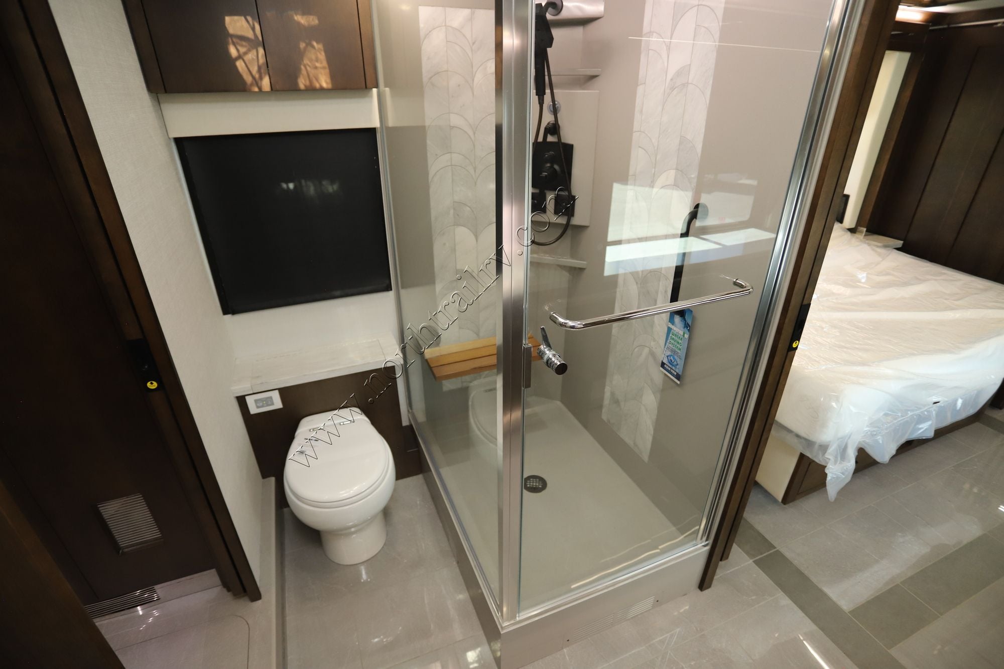 New 2026 Tiffin Motor Homes Zephyr 45PZ Class A  For Sale