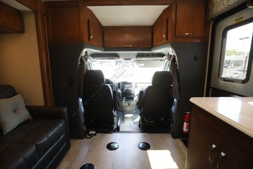 2018 Renegade Rv Villagio 25QRS