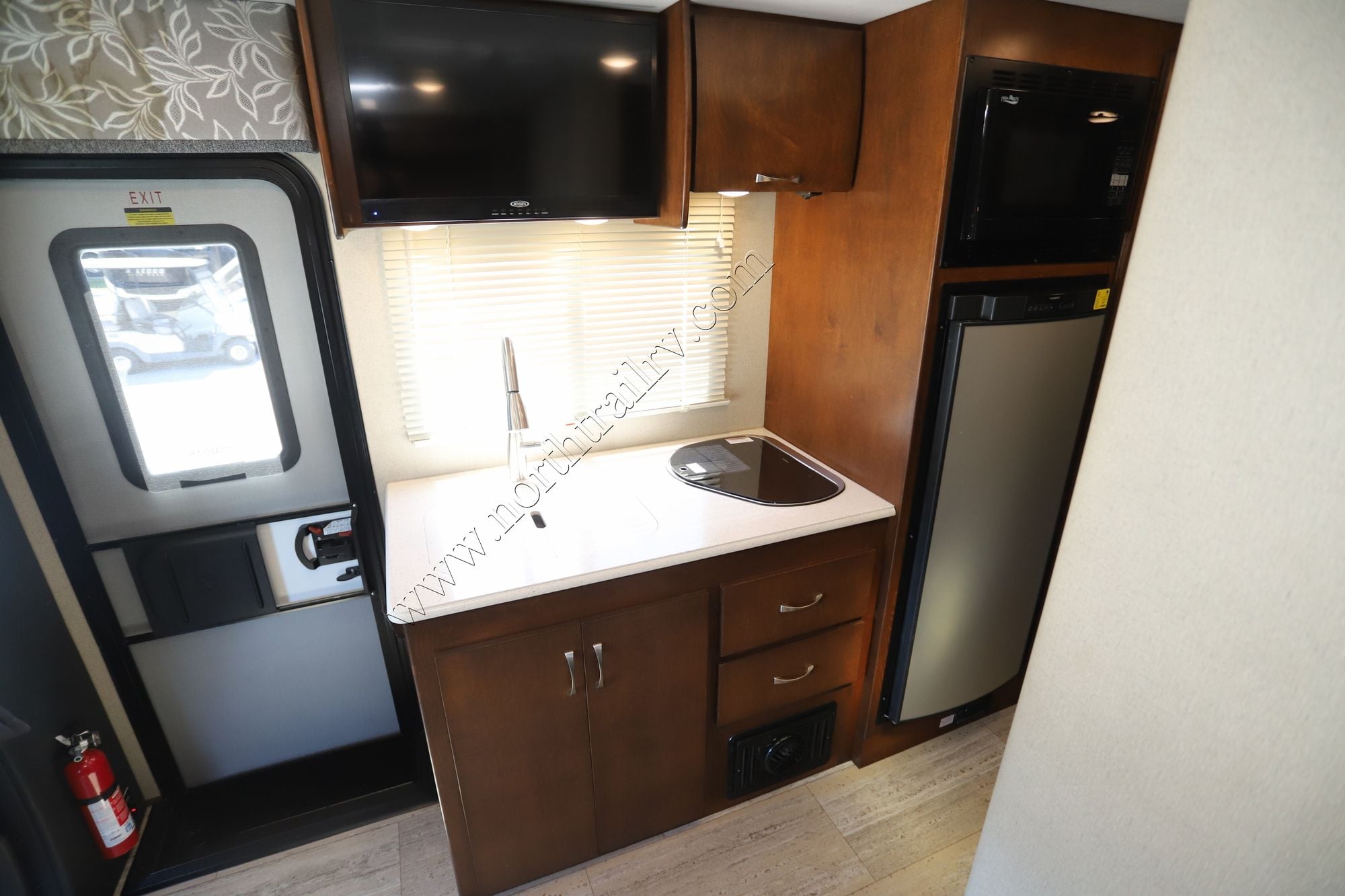 Used 2018 Renegade Rv Villagio 25QRS Class C  For Sale