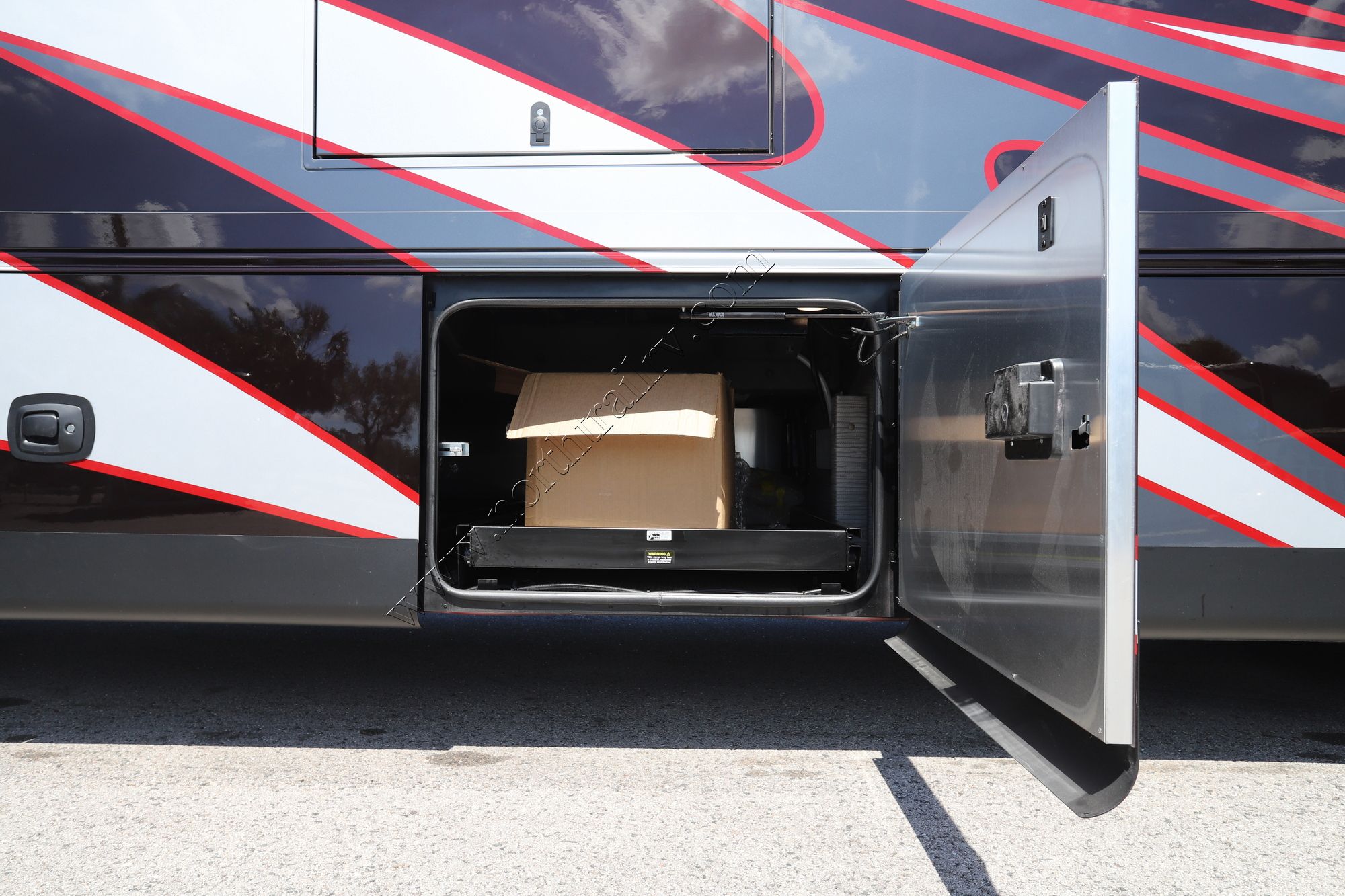 New 2026 Tiffin Motor Homes Zephyr 45PZ Class A  For Sale