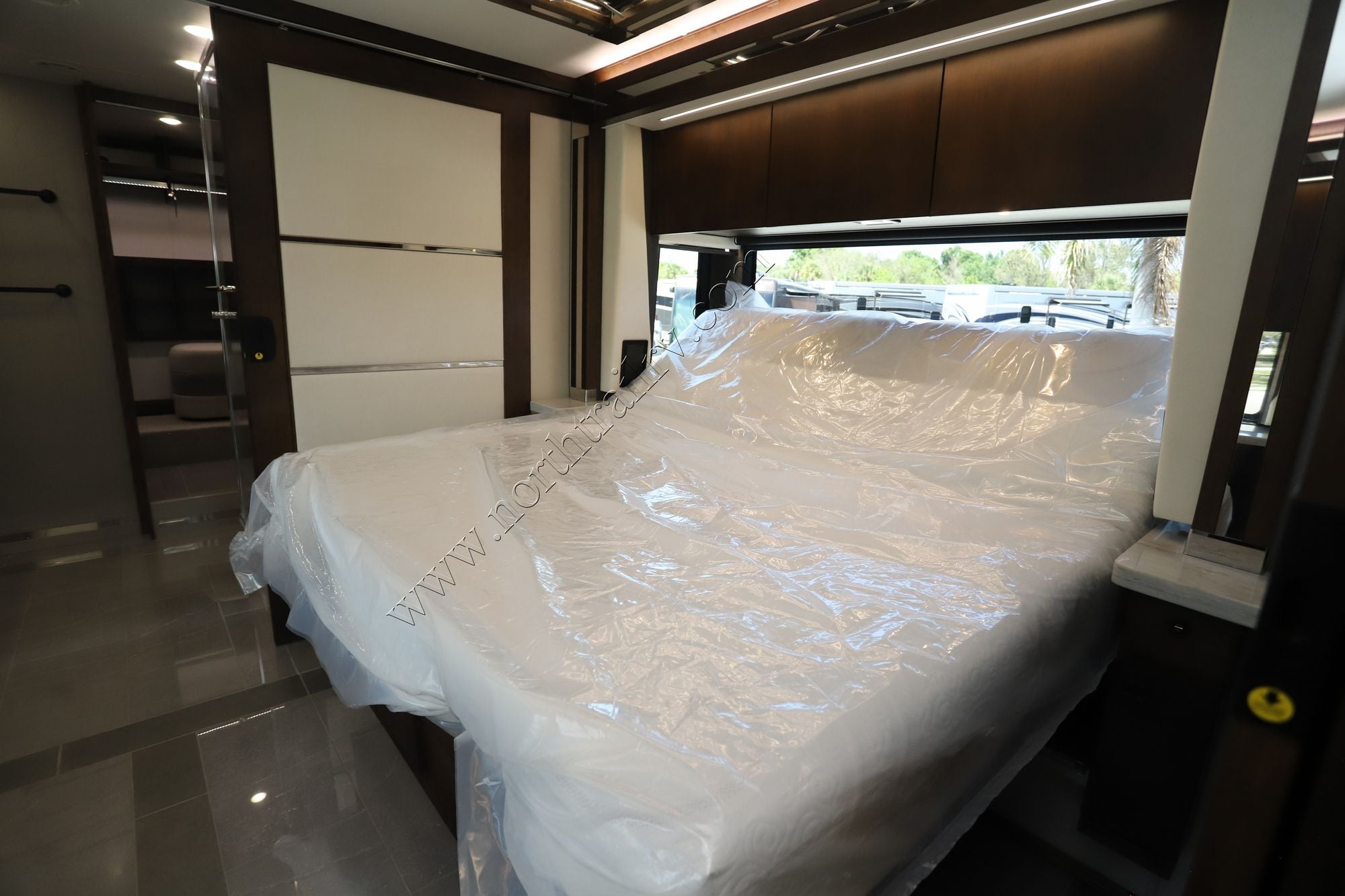 New 2026 Tiffin Motor Homes Zephyr 45PZ Class A  For Sale