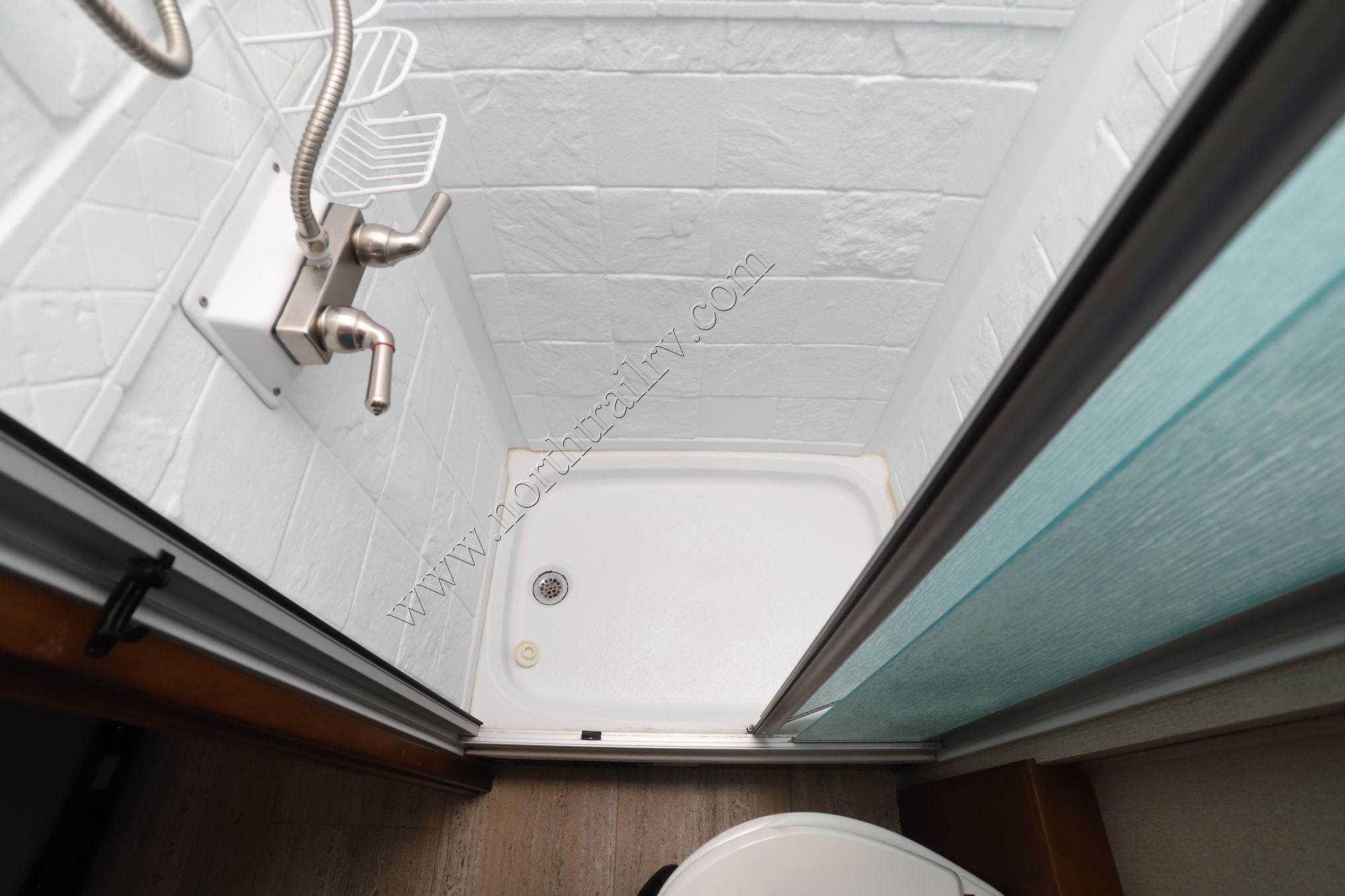 Used 2018 Renegade Rv Villagio 25QRS Class C  For Sale