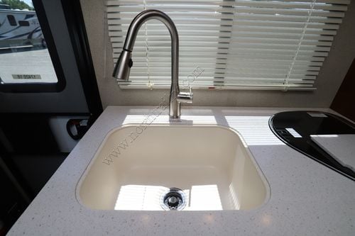 2018 Renegade Rv Villagio 25QRS