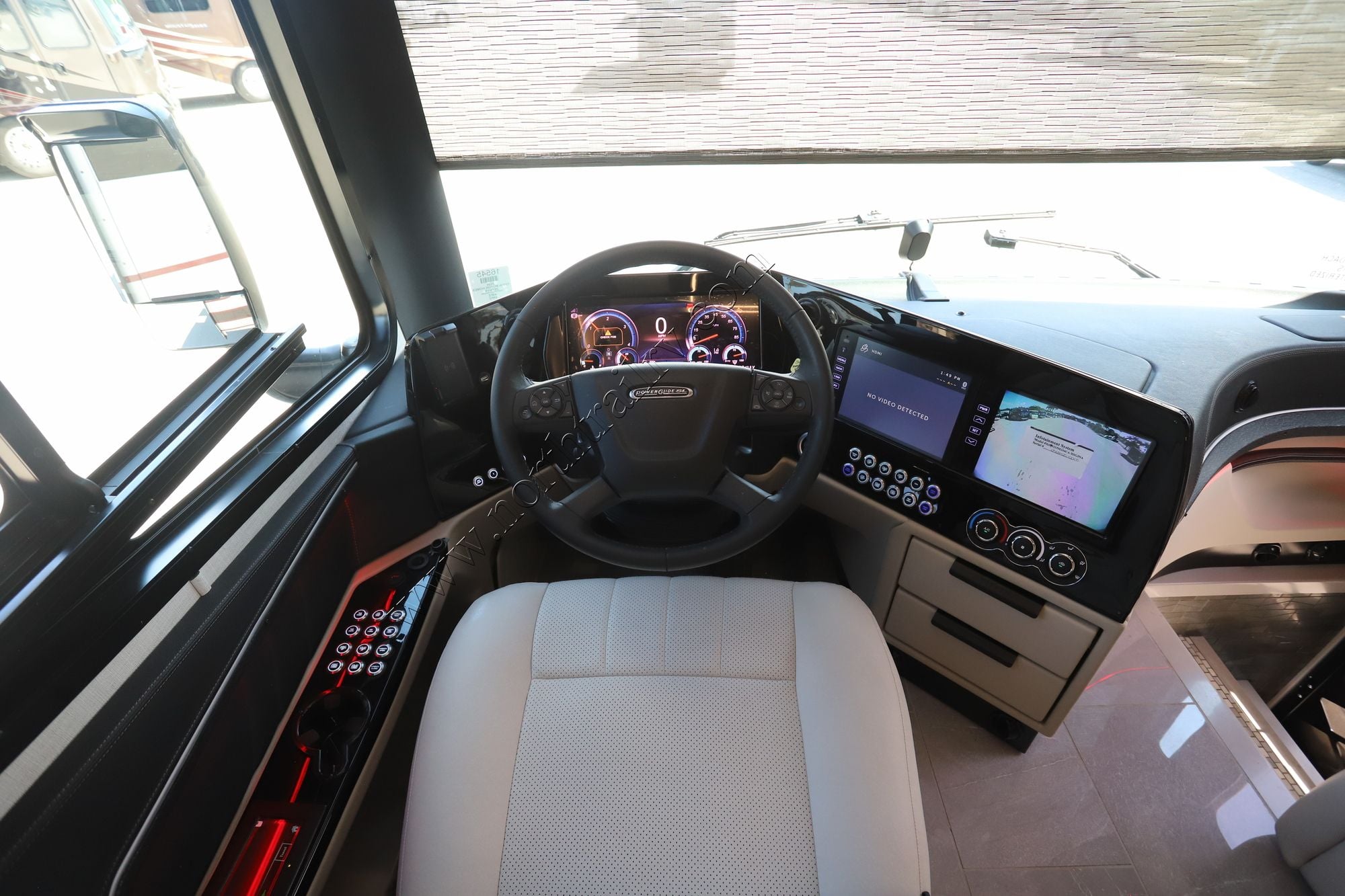 New 2026 Tiffin Motor Homes Zephyr 45PZ Class A  For Sale