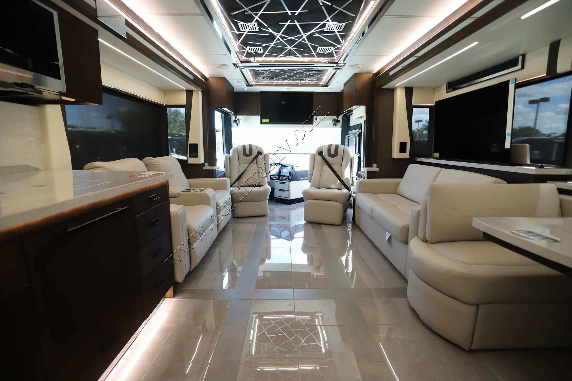 New 2026 Tiffin Motor Homes Zephyr 45PZ Class A  For Sale