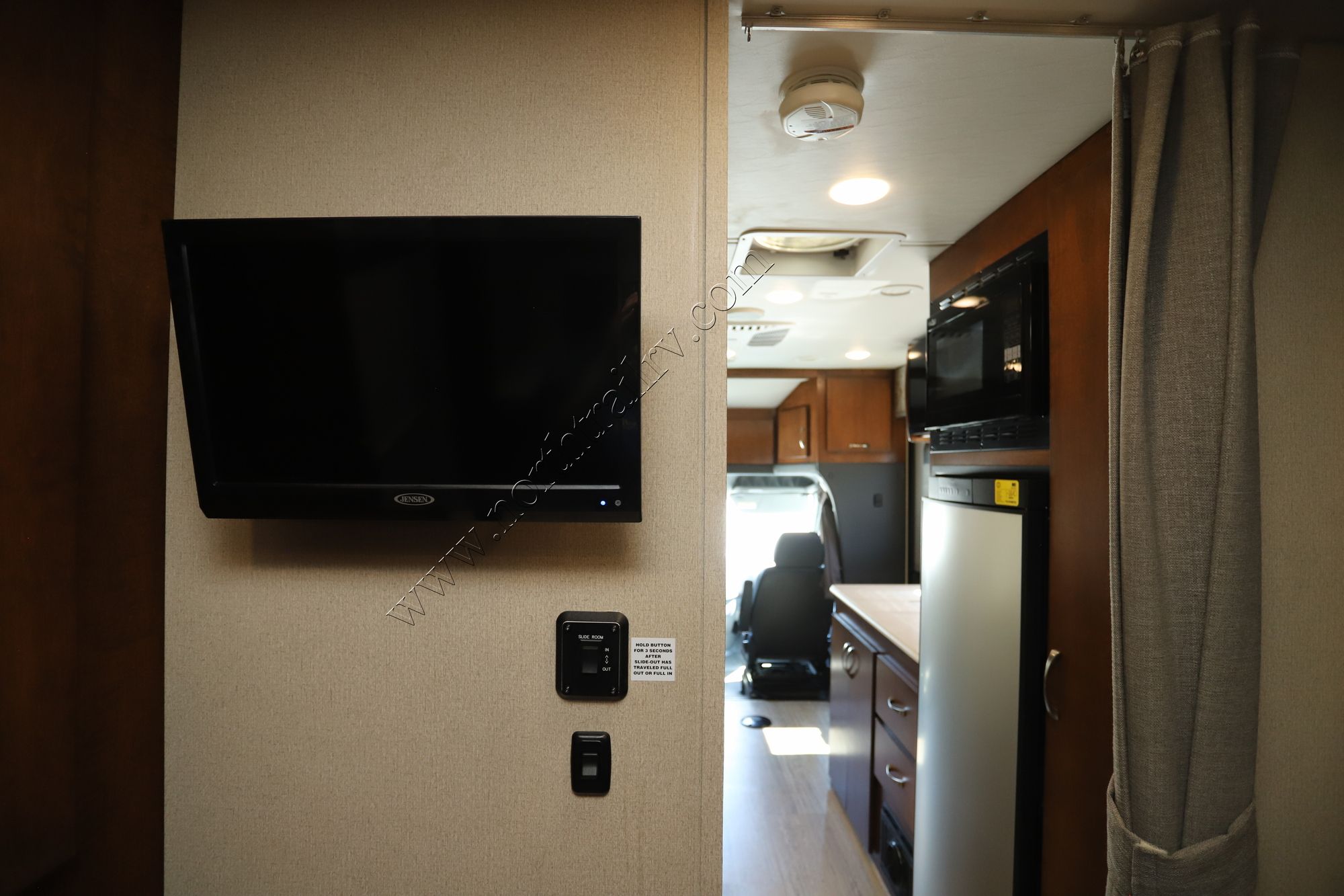 Used 2018 Renegade Rv Villagio 25QRS Class C  For Sale