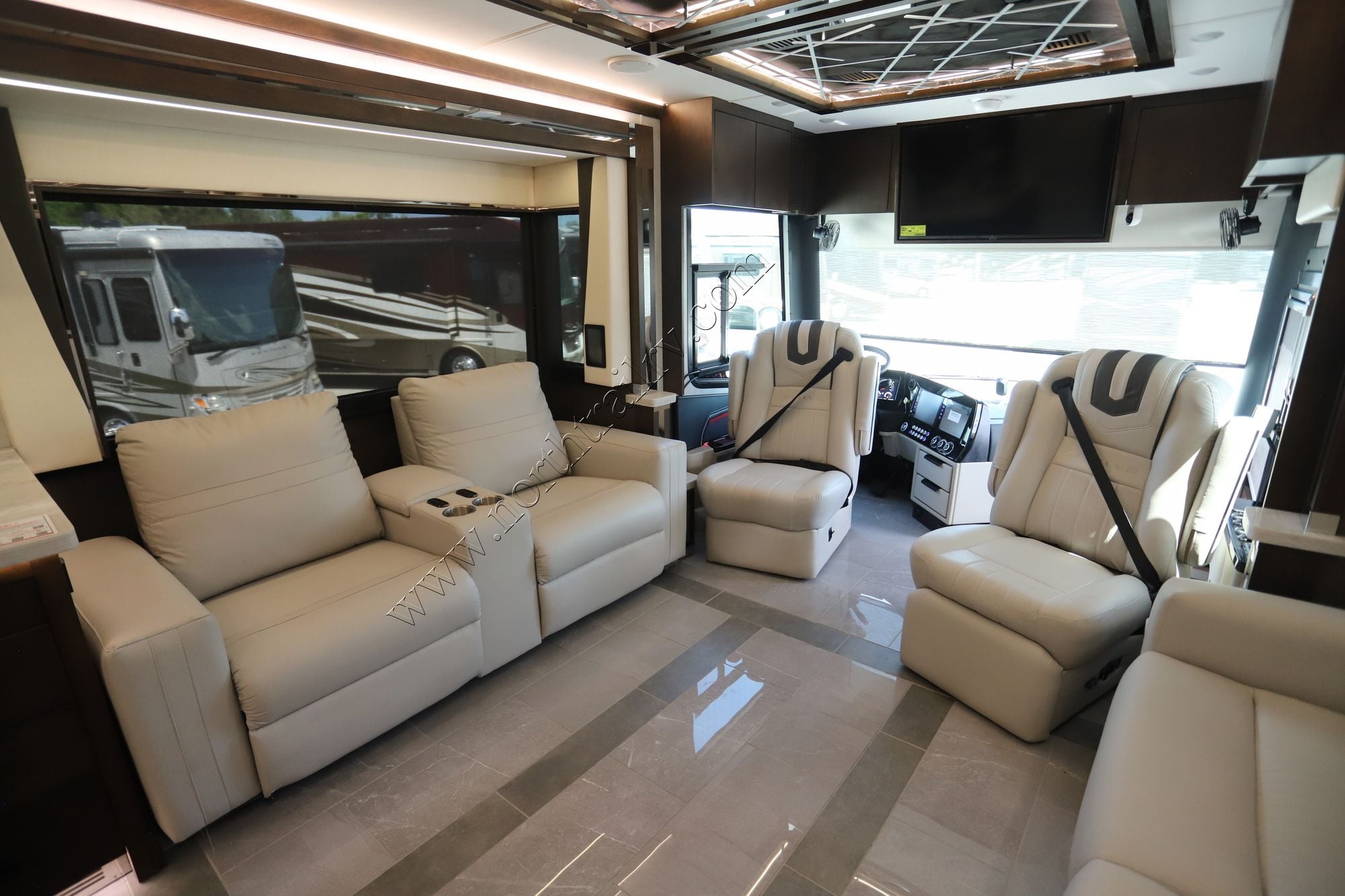 New 2026 Tiffin Motor Homes Zephyr 45PZ Class A  For Sale