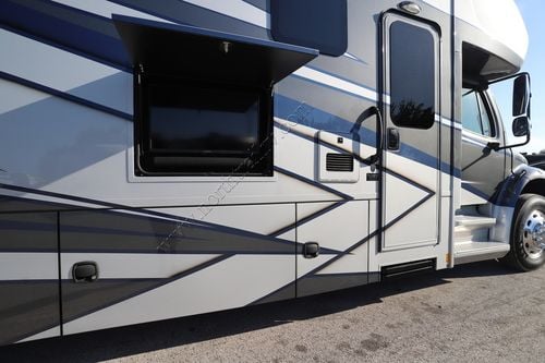 2023 Renegade Rv Valencia 38RW