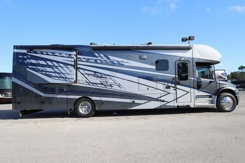 2023 Renegade Rv Valencia 38RW