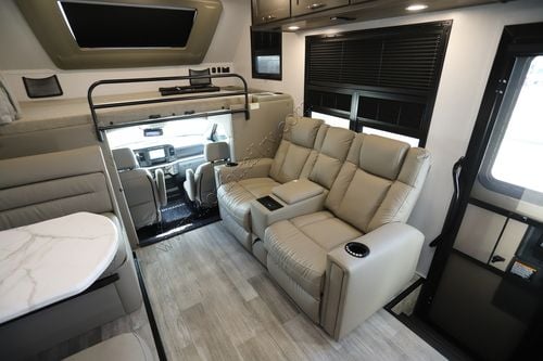 2026 Dynamax Isata 6 31KSF4X4