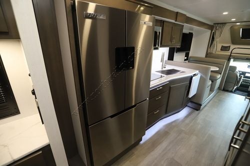 2026 Dynamax Isata 6 31KSF4X4