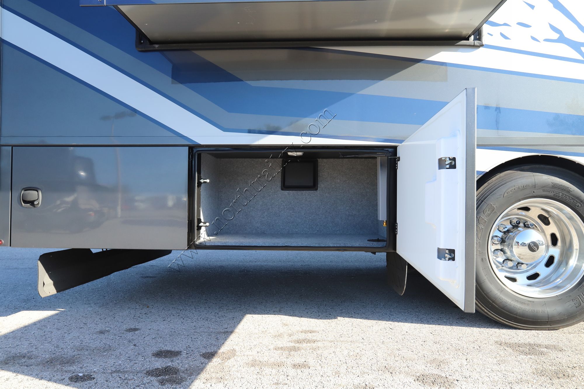 Used 2023 Renegade Rv Valencia 38RW Super C  For Sale