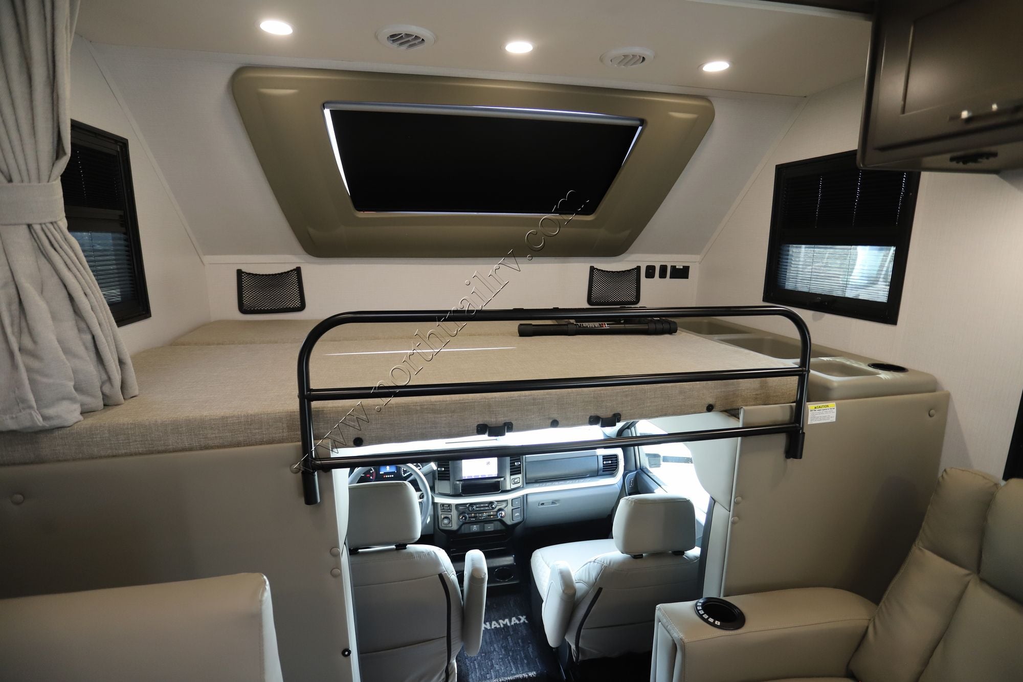 Used 2026 Dynamax Isata 6 31KSF4X4 Super C  For Sale