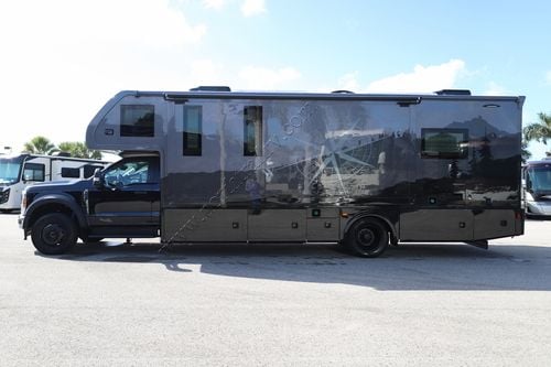 2026 Dynamax Isata 6 31KSF4X4