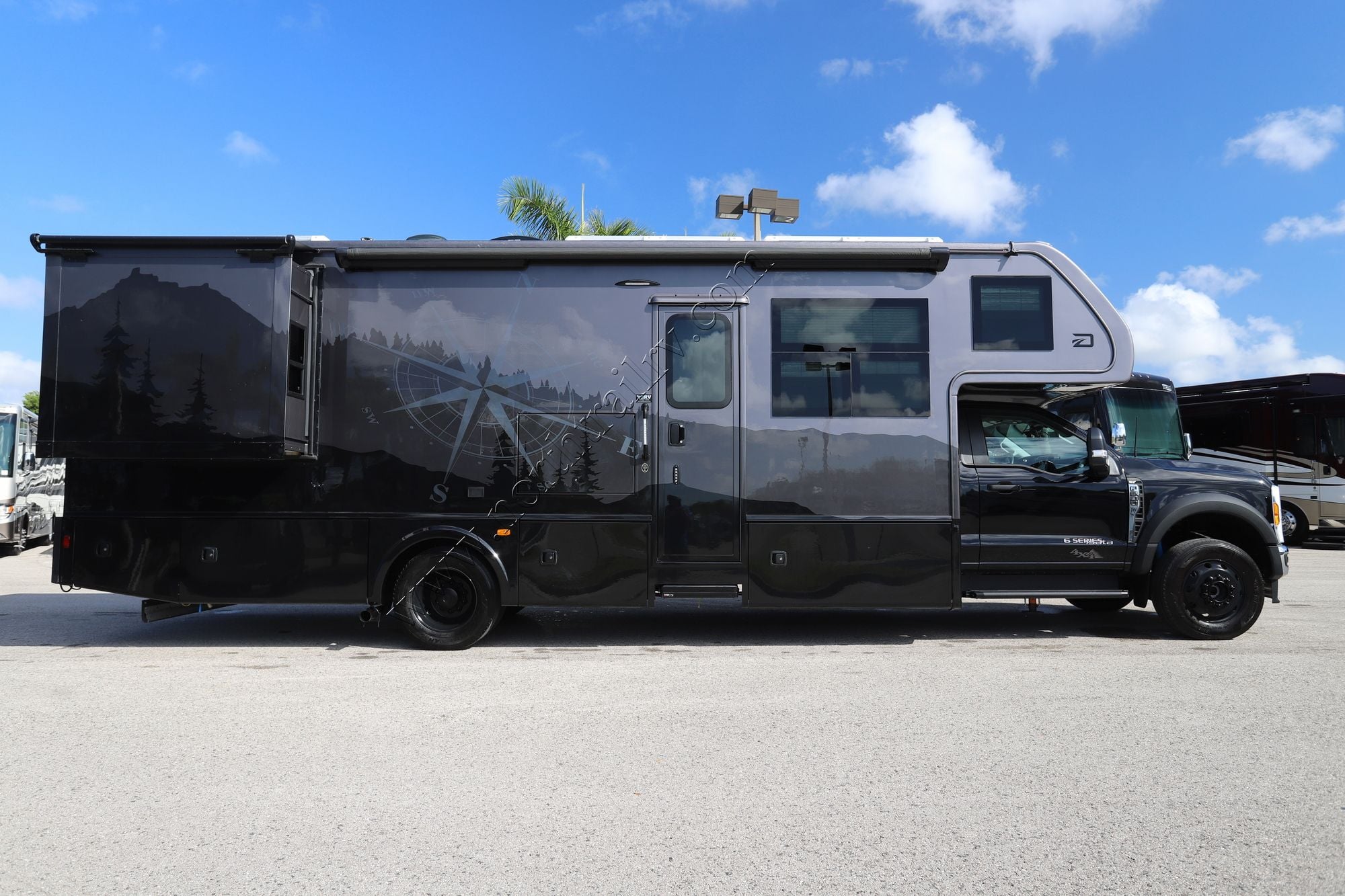 Used 2026 Dynamax Isata 6 31KSF4X4 Super C  For Sale