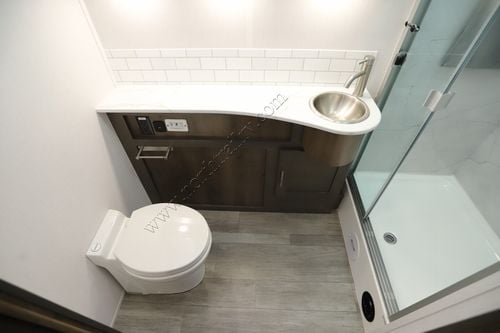 2026 Dynamax Isata 6 31KSF4X4