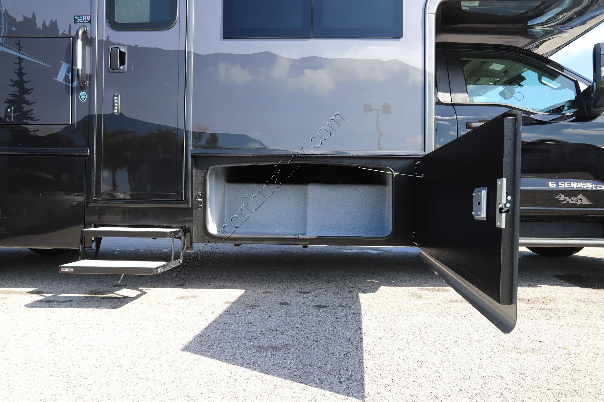 Used 2026 Dynamax Isata 6 31KSF4X4 Super C  For Sale