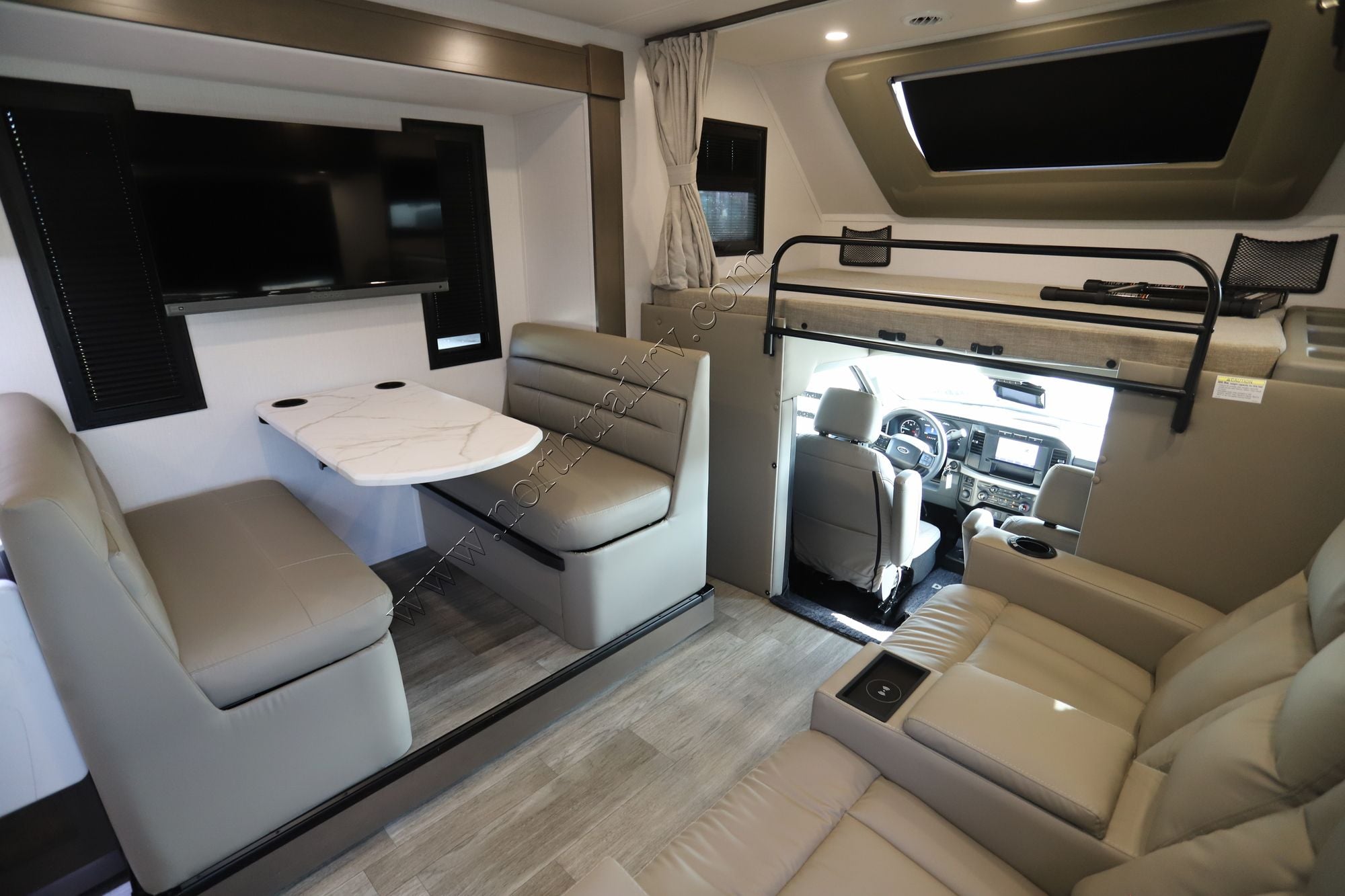 Used 2026 Dynamax Isata 6 31KSF4X4 Super C  For Sale